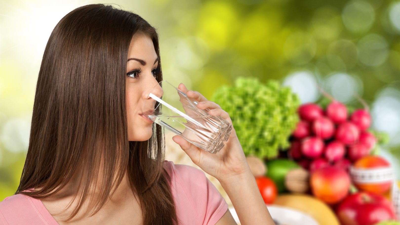 Voorbereiden op het griepseizoen door voldoende water te drinken.